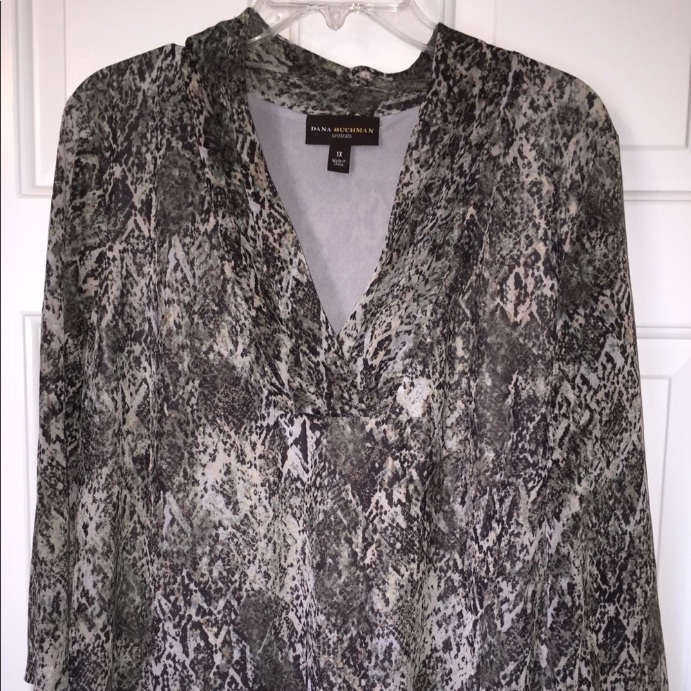 Dana Buchman 3/4 sleeve blouse